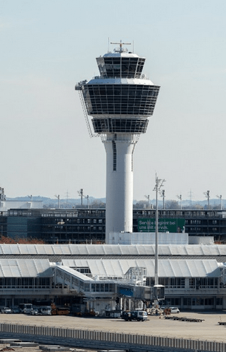 Tower am Flughafen